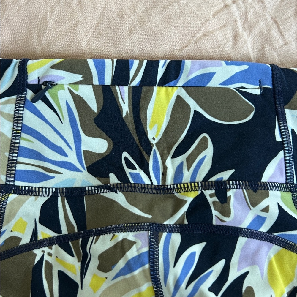 Sweaty Betty 9” Power Biker Shorts - Picture 4 of 4